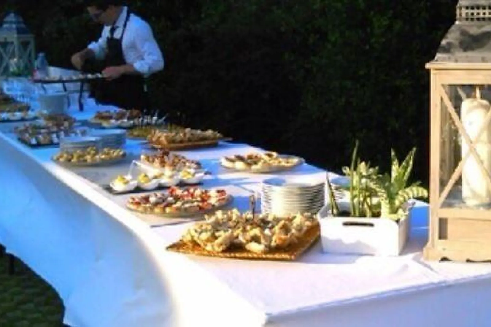 Aquitaine-Limousin-Poitou-Charentes, TRAITEURS - VARETZ (CORRÈZE) : EVÈNEMENT  CIE