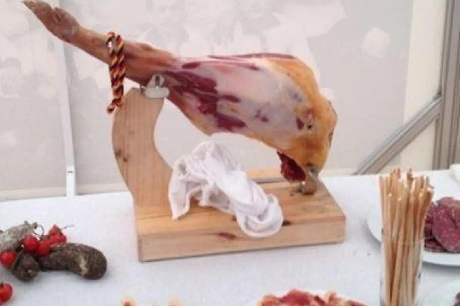 Aquitaine-Limousin-Poitou-Charentes, TRAITEURS - VARETZ (CORRÈZE) : EVÈNEMENT  CIE