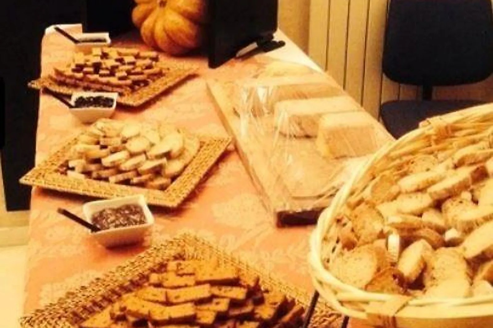 Aquitaine-Limousin-Poitou-Charentes, TRAITEURS - VARETZ (CORRÈZE) : EVÈNEMENT  CIE