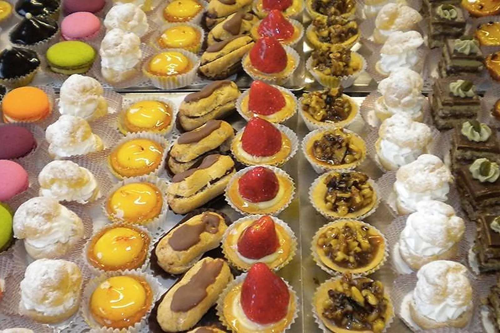 Auvergne-Rhône-Alpes, TRAITEURS - VAUGNERAY (RHÔNE) : DOMINIQUE TRAITEUR