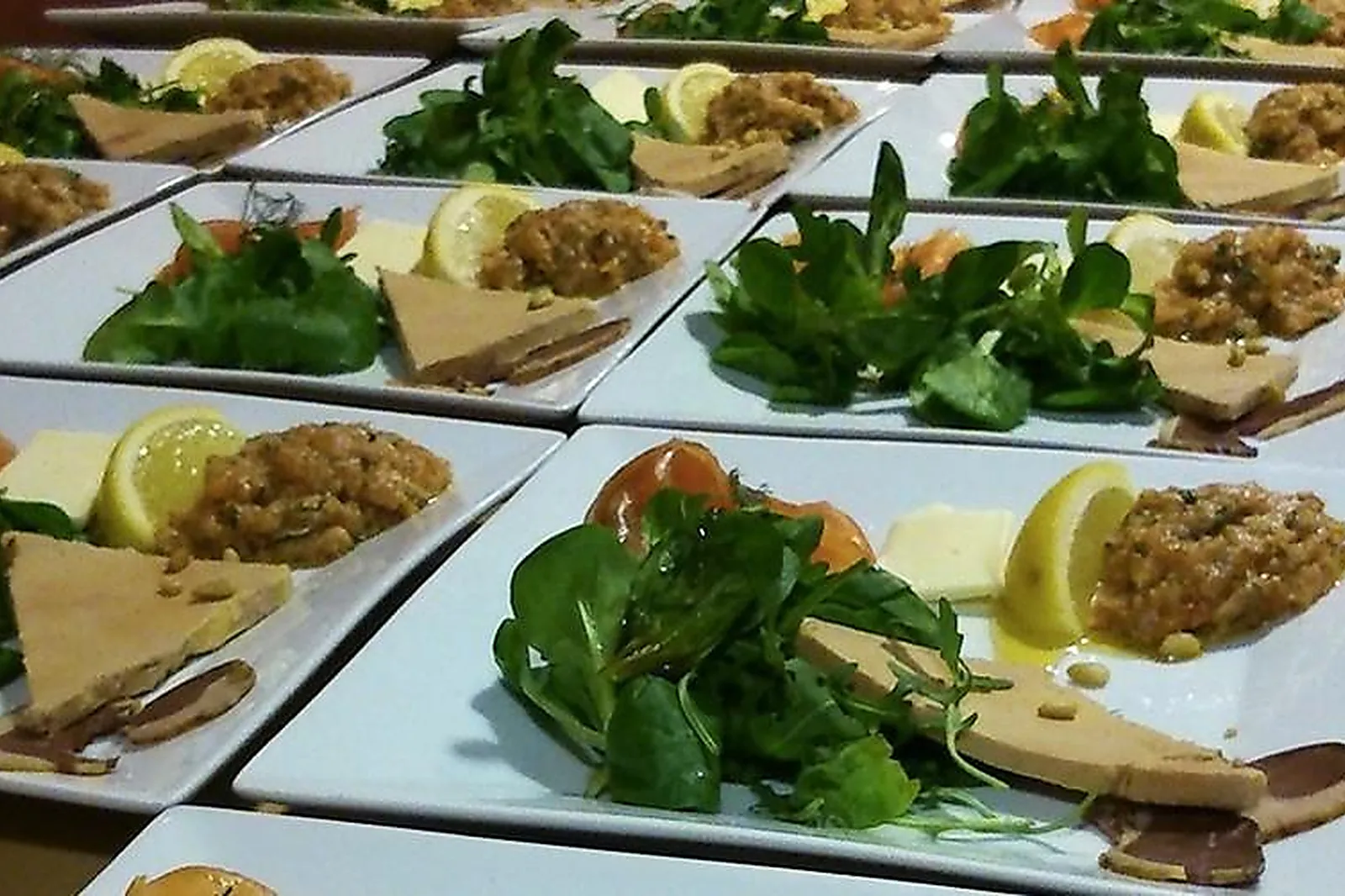 Auvergne-Rhône-Alpes, TRAITEURS - VAUGNERAY (RHÔNE) : DOMINIQUE TRAITEUR