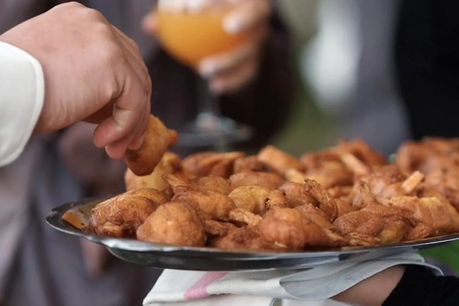Auvergne-Rhône-Alpes, TRAITEURS - VAUGNERAY (RHÔNE) : DOMINIQUE TRAITEUR