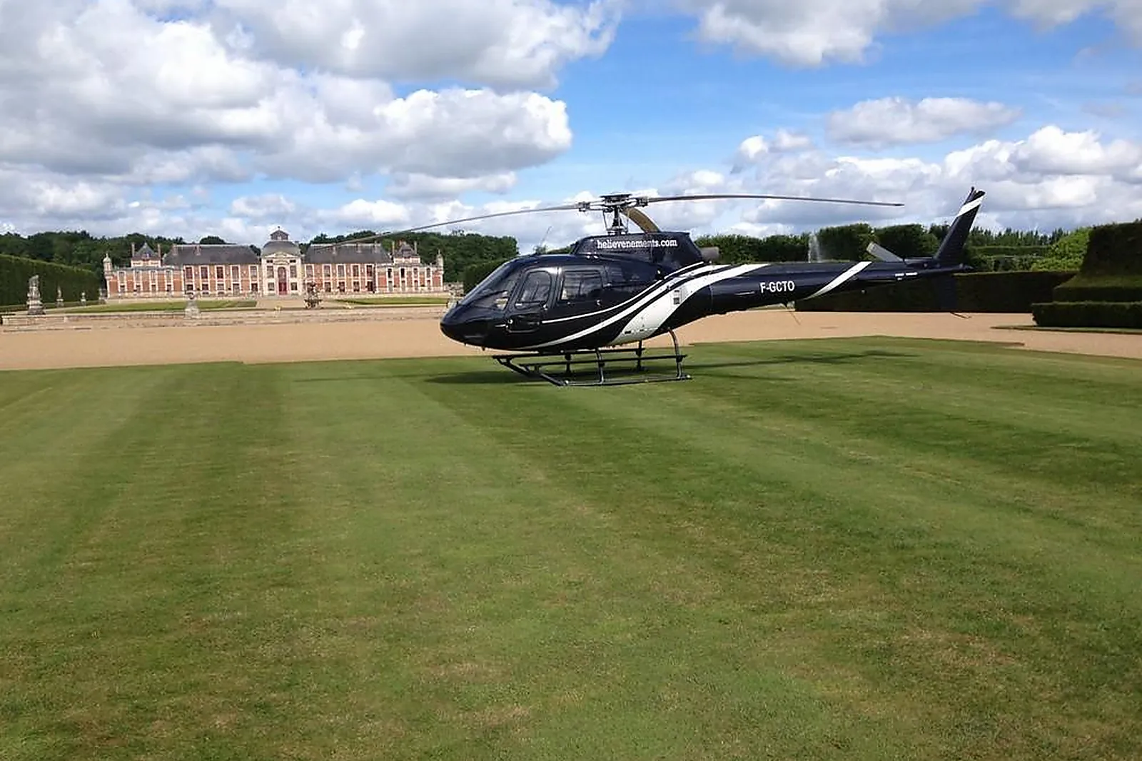 Normandie, VÉHICULES DE PRESTIGE - BOOS (SEINE-MARITIME) : HELI EVENEMENTS