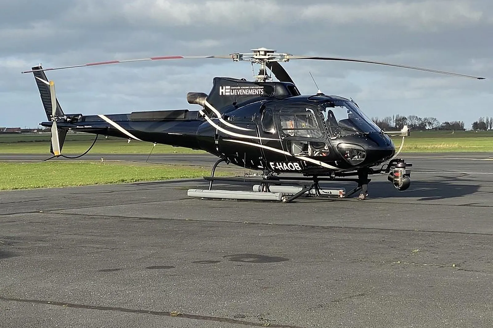 Normandie, VÉHICULES DE PRESTIGE - BOOS (SEINE-MARITIME) : HELI EVENEMENTS