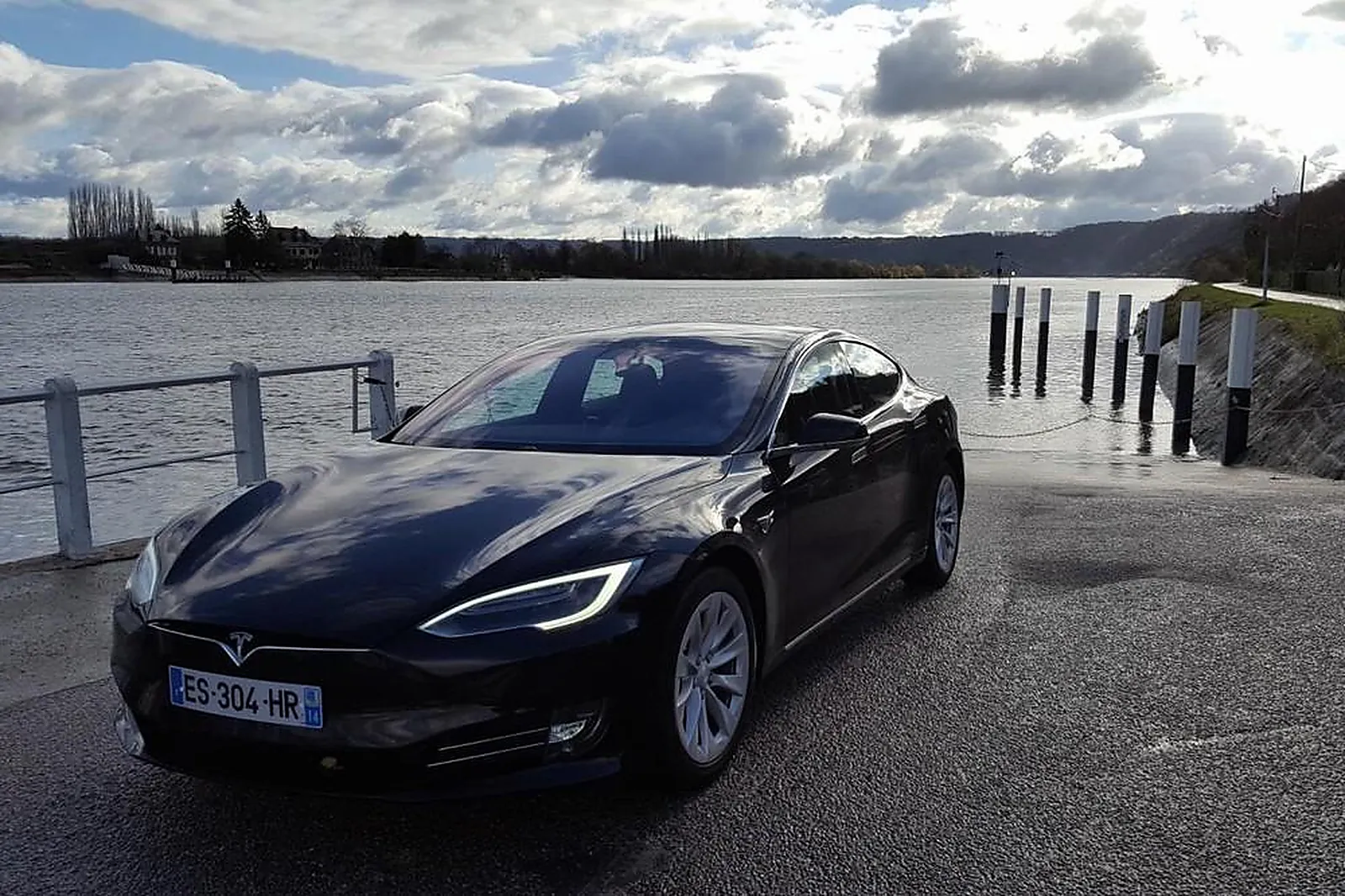 Transfert, VÉHICULES DE PRESTIGE - GRENTHEVILLE (CALVADOS) : LES VOITURES HENRI PAVARD