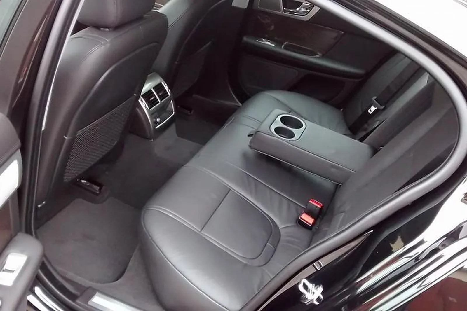 Transfert, VÉHICULES DE PRESTIGE - GRENTHEVILLE (CALVADOS) : LES VOITURES HENRI PAVARD