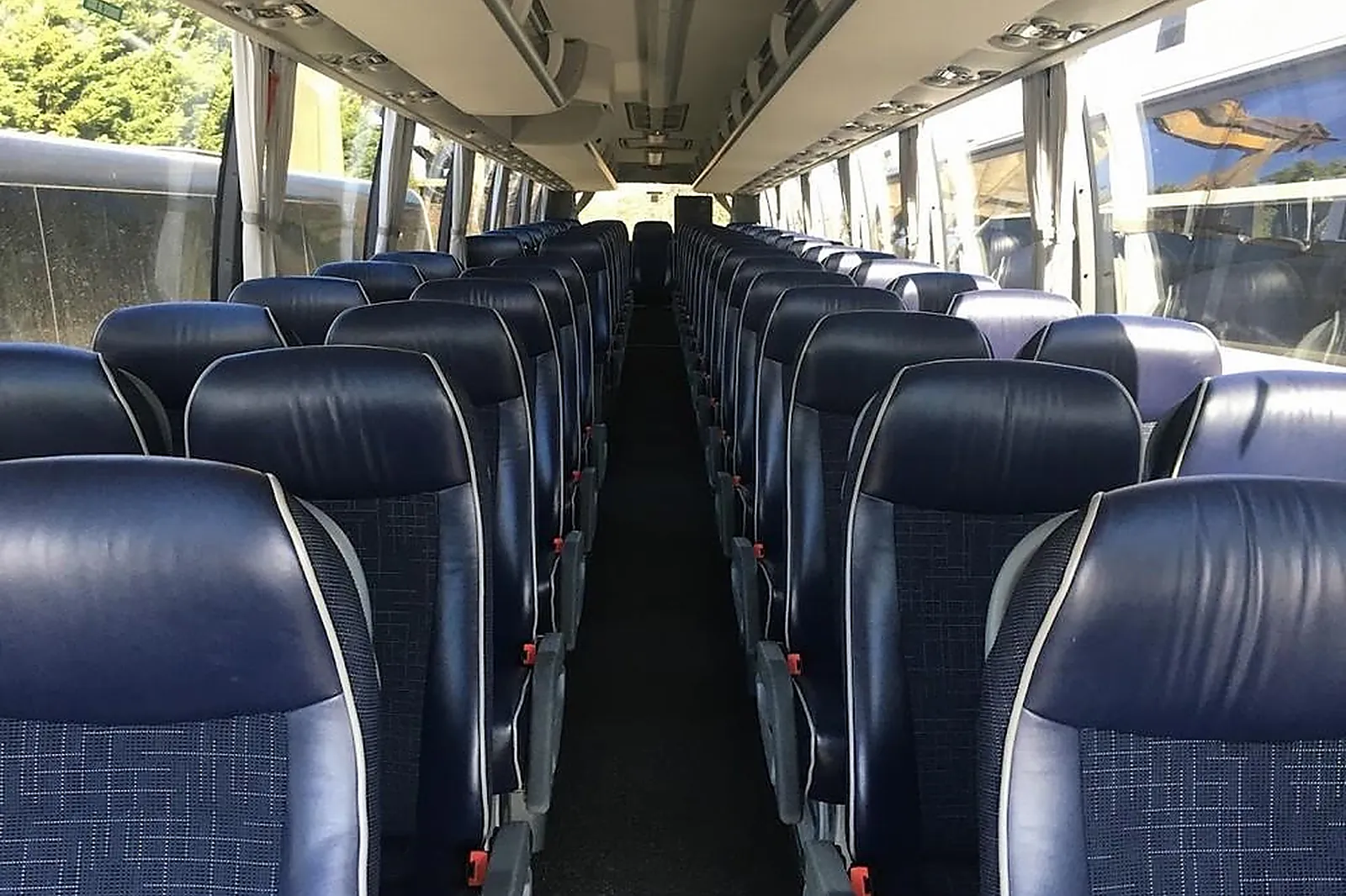 Transfert, VÉHICULES DE PRESTIGE - TRIGNAC (LOIRE-ATLANTIQUE) : LES TRANSPORTS T