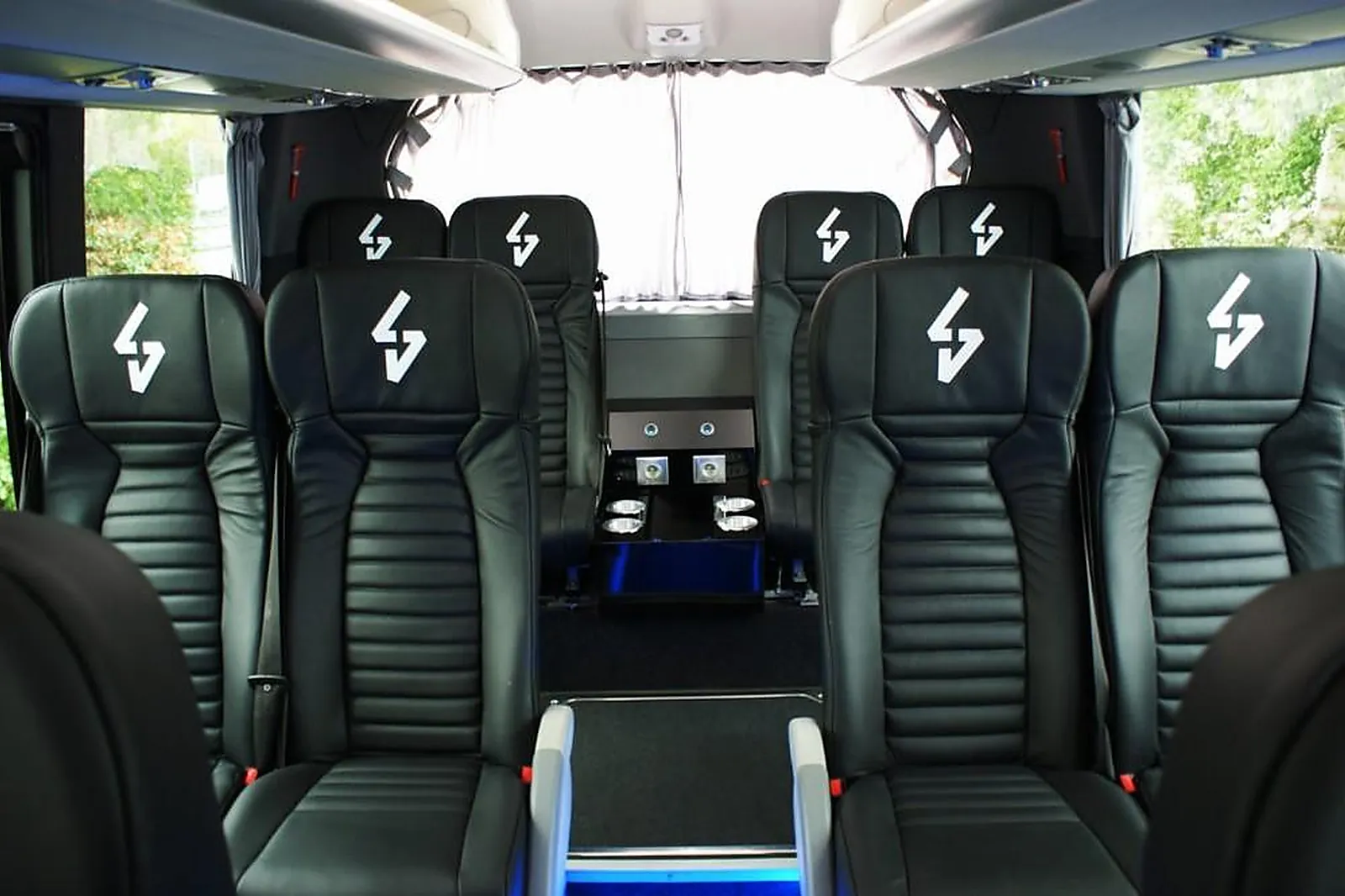 Transfert, VÉHICULES DE PRESTIGE - VALENCIN (ISÈRE) : CARS FAURE