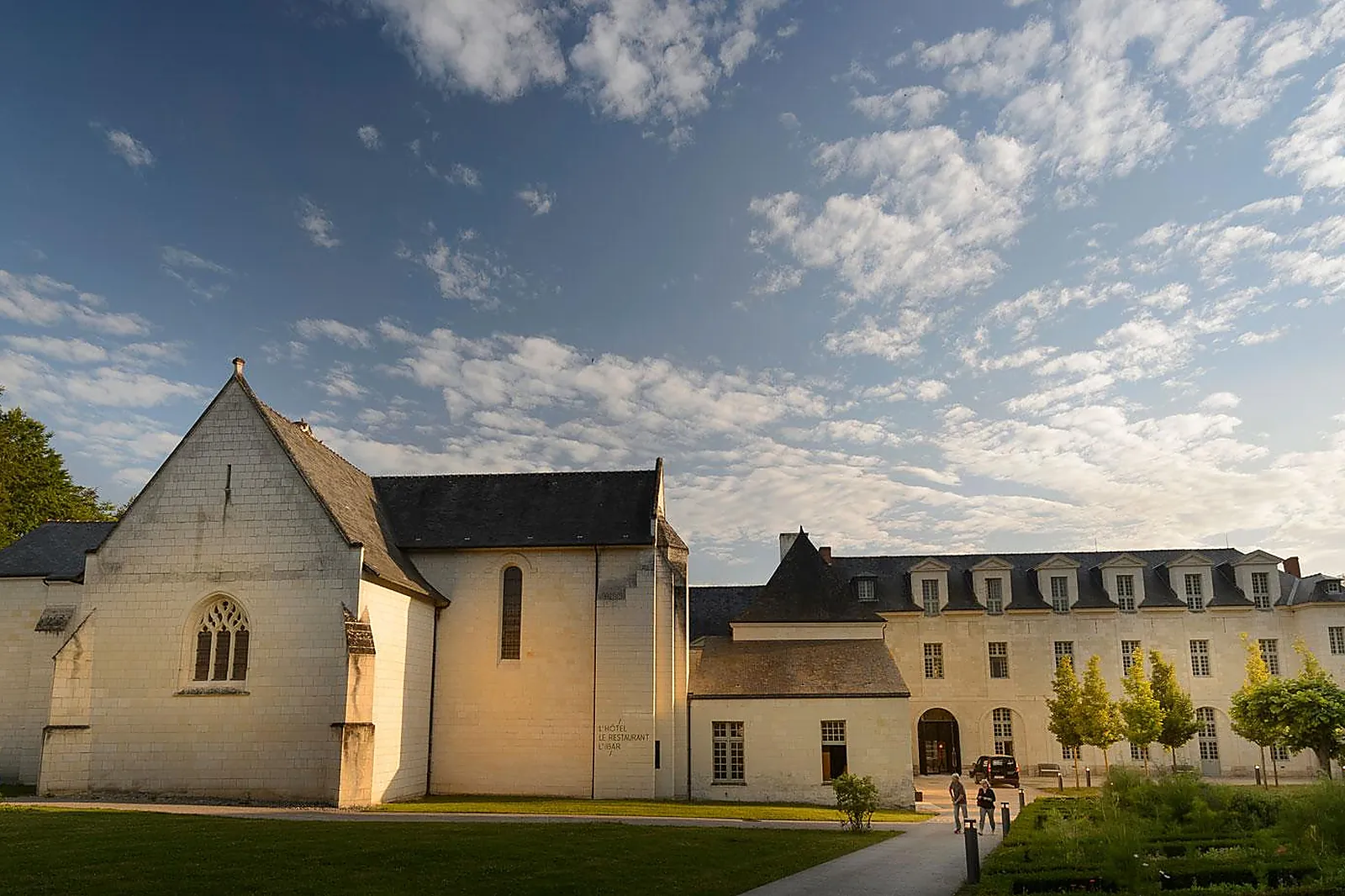 Abbaye, ABBAYE DE FONTEVRAUD
