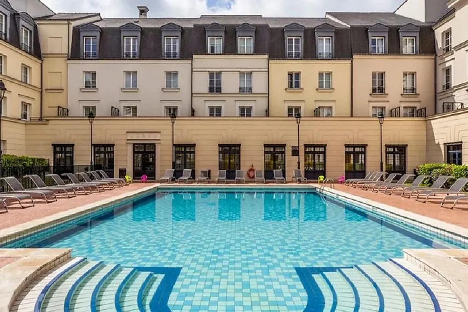 Hôtel, APARTHOTEL ADAGIO SERRIS - VAL D'EUROPE