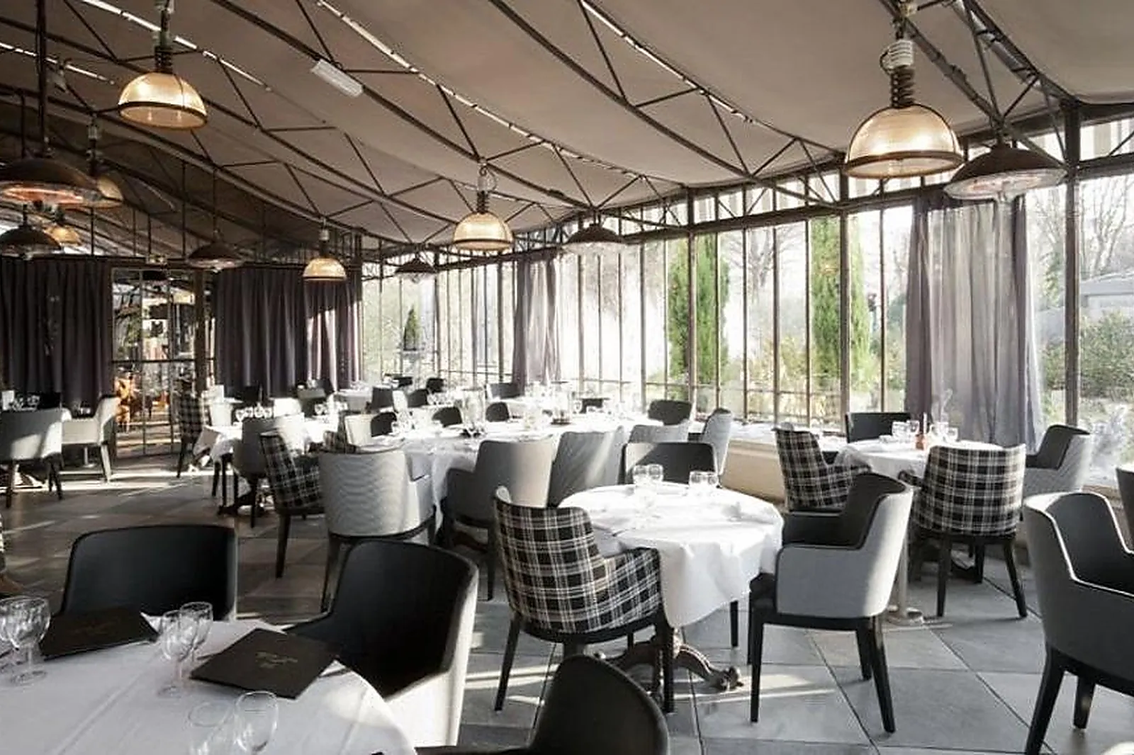 Lieux événementiels, AU RESTAURANT L'ILE