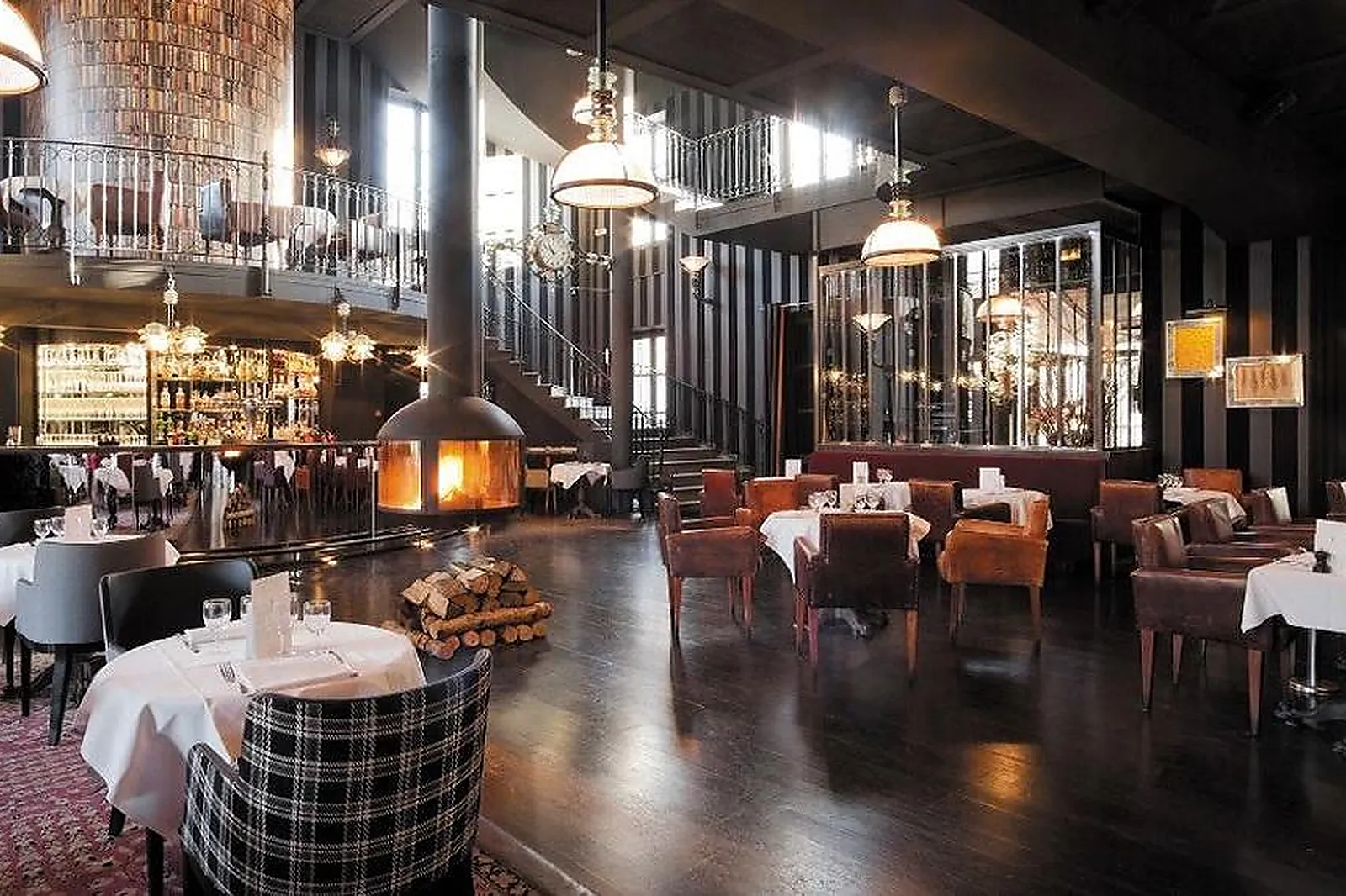 Lieux événementiels, AU RESTAURANT L'ILE