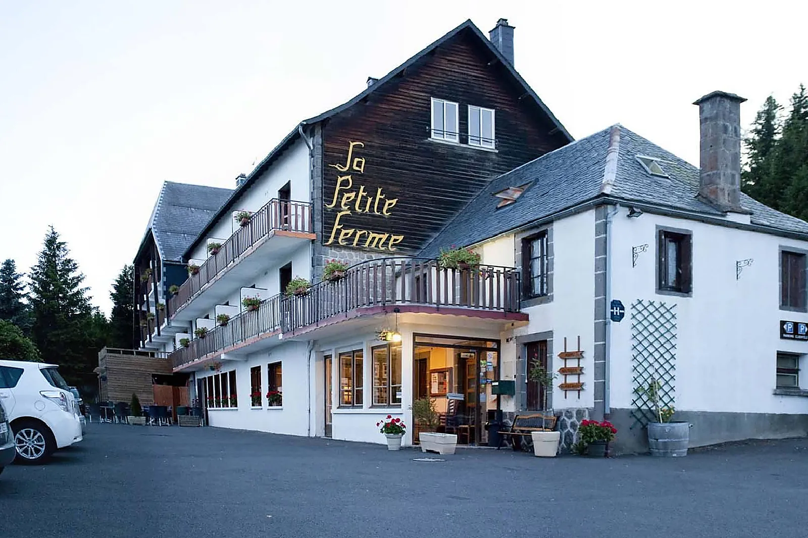 Cafés et Restaurants, AUBERGE LA PETITE FERME