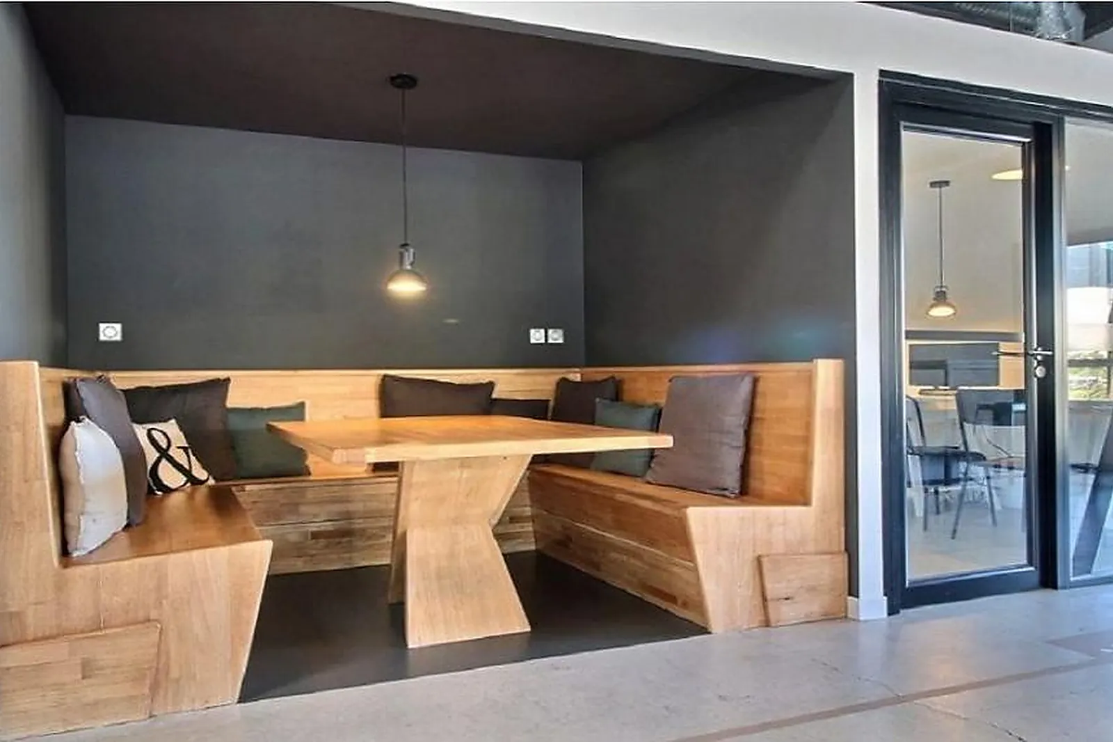 Lieux événementiels, BURO CLUB AJACCIO