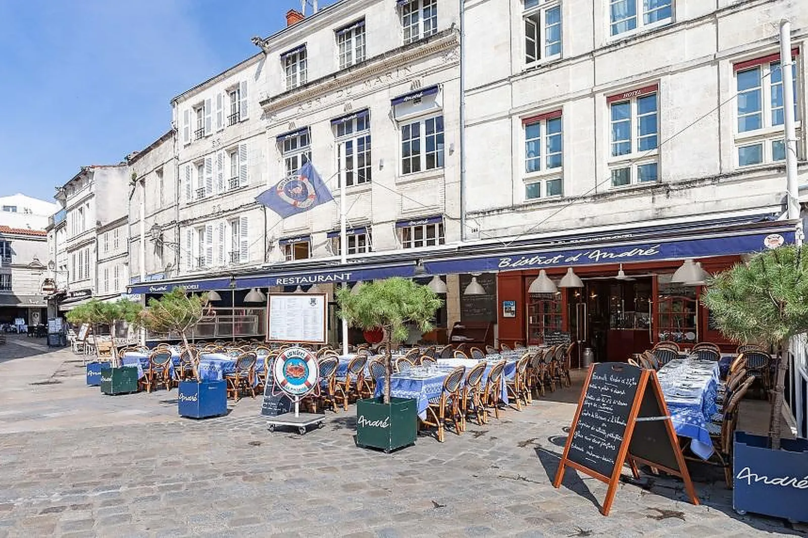 Lieux événementiels, BAR ANDRÉ