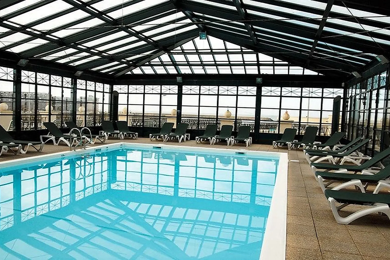 Lieux événementiels, BEACH HÔTEL