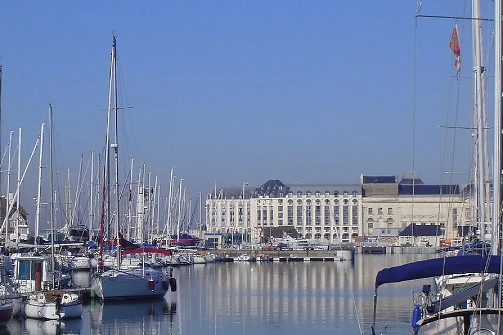 Lieux événementiels, BEACH HÔTEL