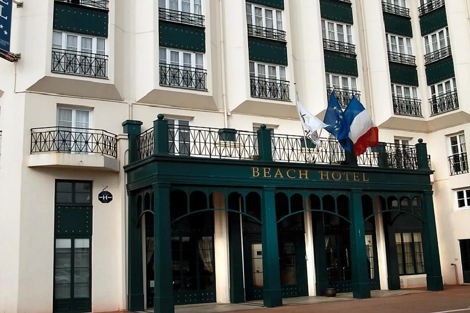 Lieux événementiels, BEACH HÔTEL