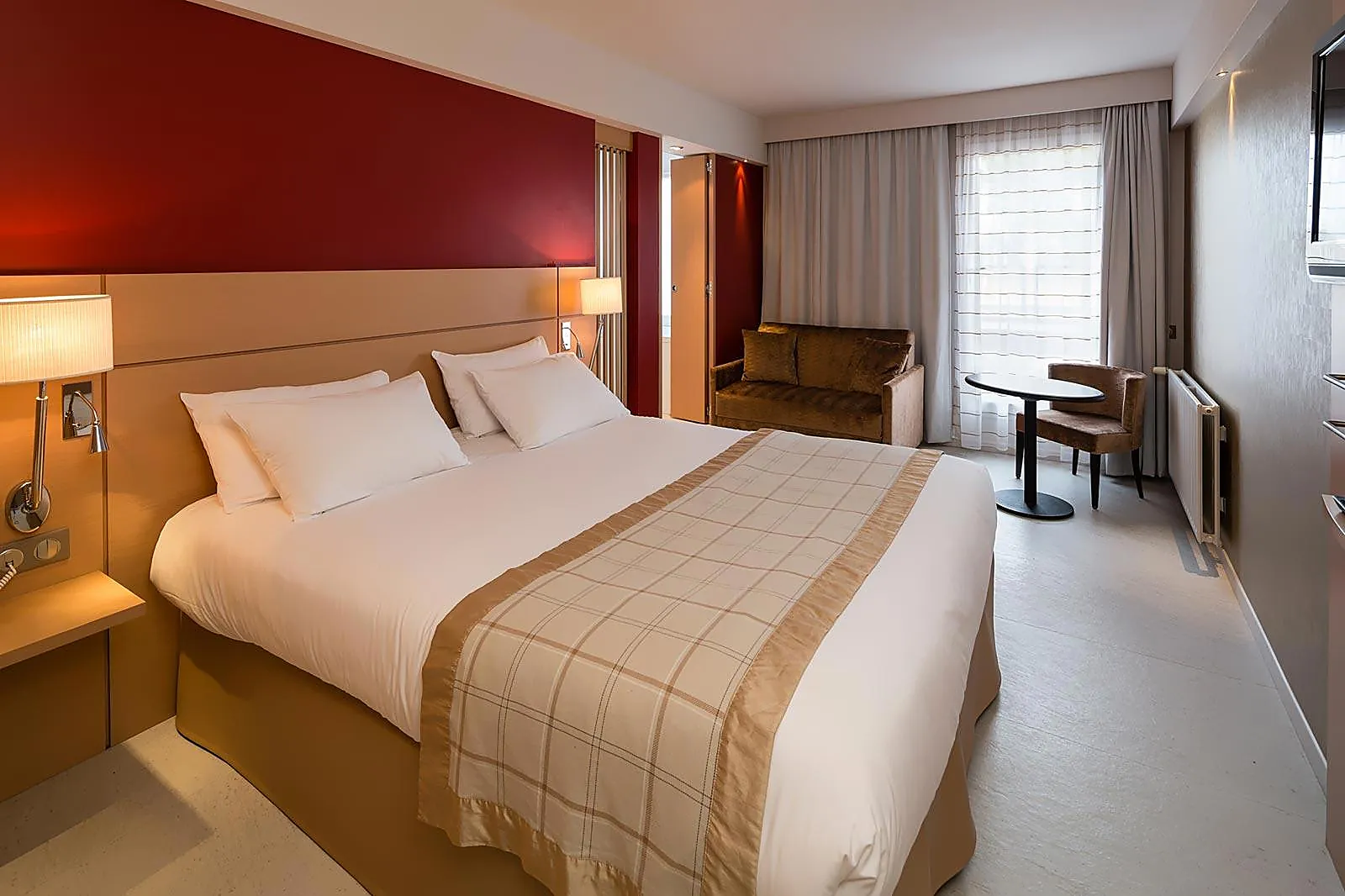 Lieux événementiels, BEST WESTERN HÔTEL LE LAVARIN