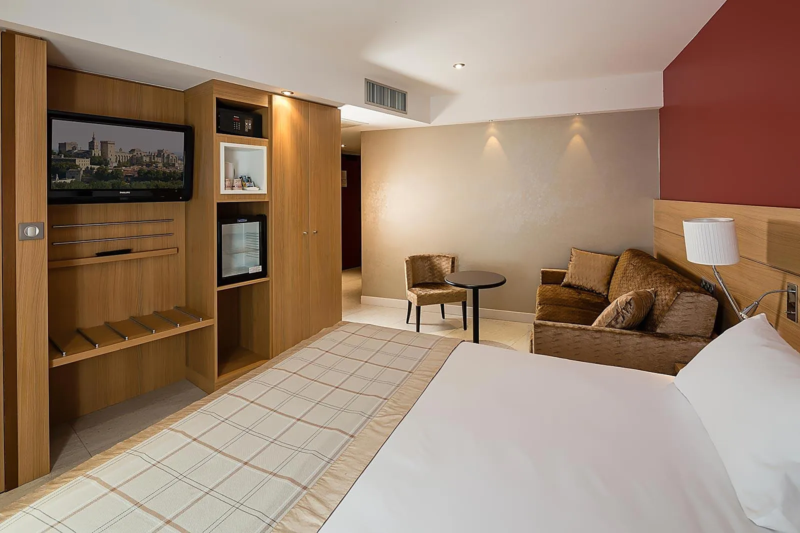 Lieux événementiels, BEST WESTERN HÔTEL LE LAVARIN