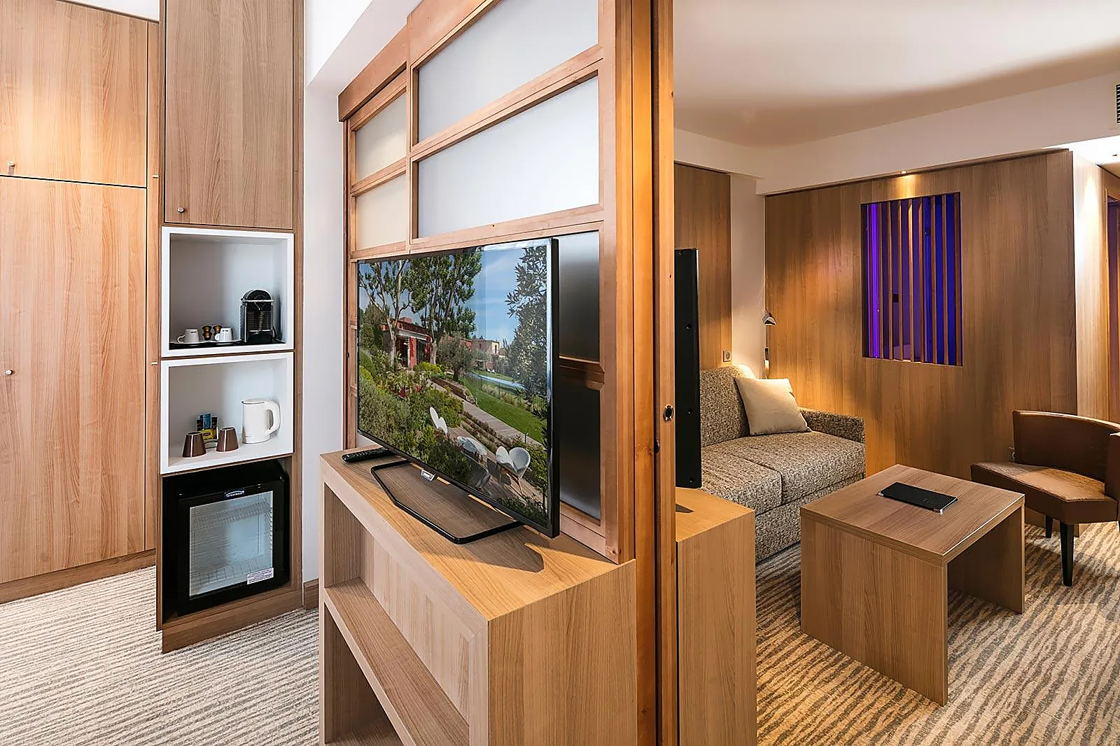 Lieux événementiels, BEST WESTERN HÔTEL LE LAVARIN