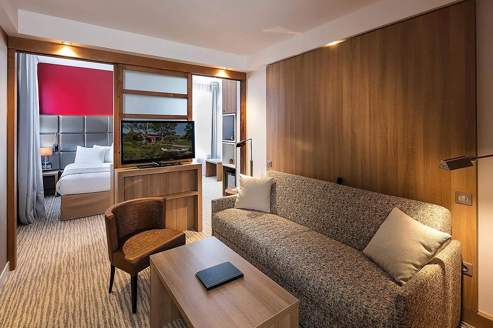 Lieux événementiels, BEST WESTERN HÔTEL LE LAVARIN