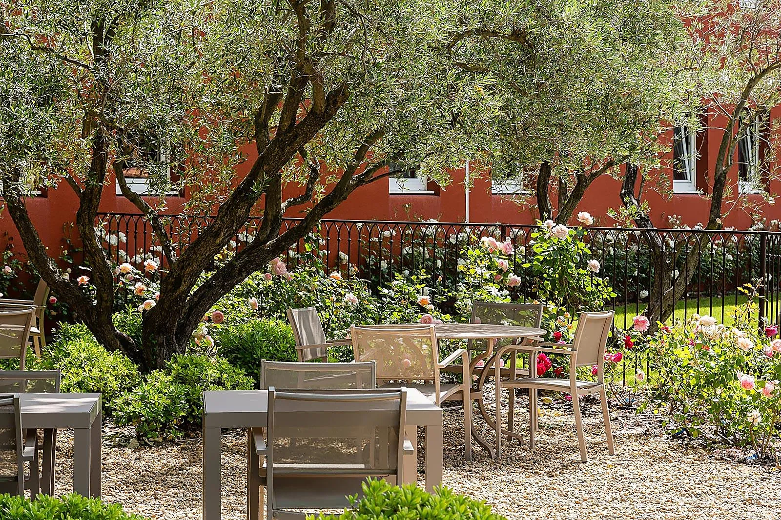 Lieux événementiels, BEST WESTERN HÔTEL LE LAVARIN