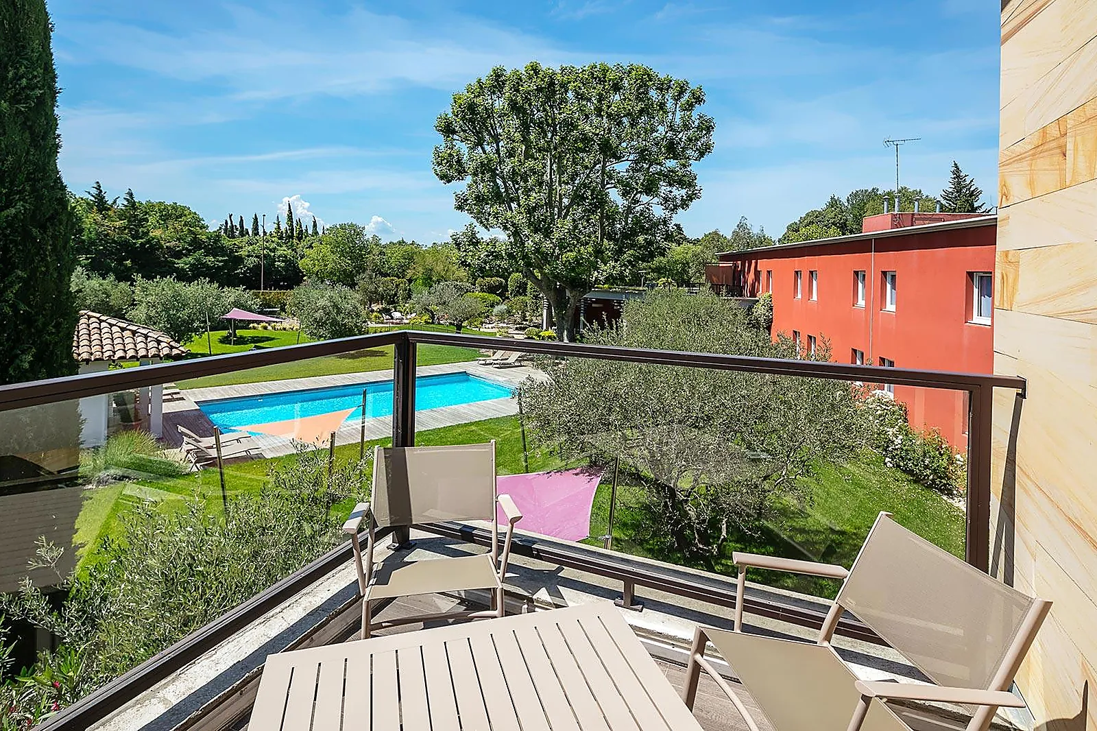 Lieux événementiels, BEST WESTERN HÔTEL LE LAVARIN