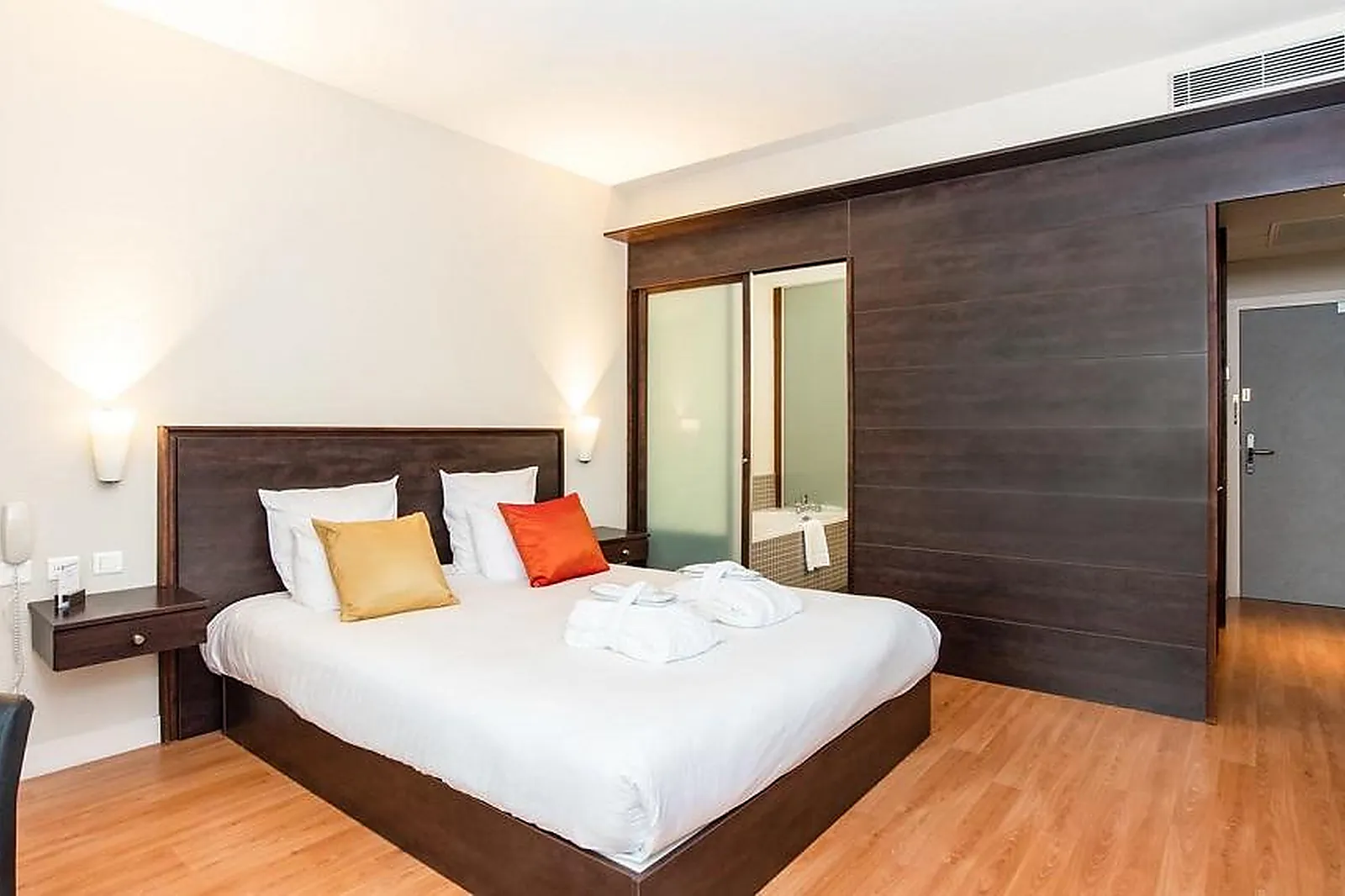 Lieux événementiels, BEST WESTERN LE CANARD SUR LE TOIT