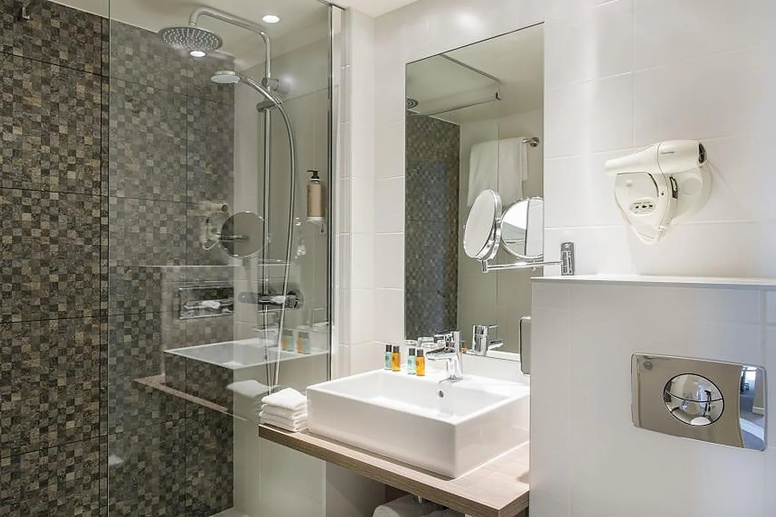 Lieux événementiels, BEST WESTERN PLUS PARIS SACLAY