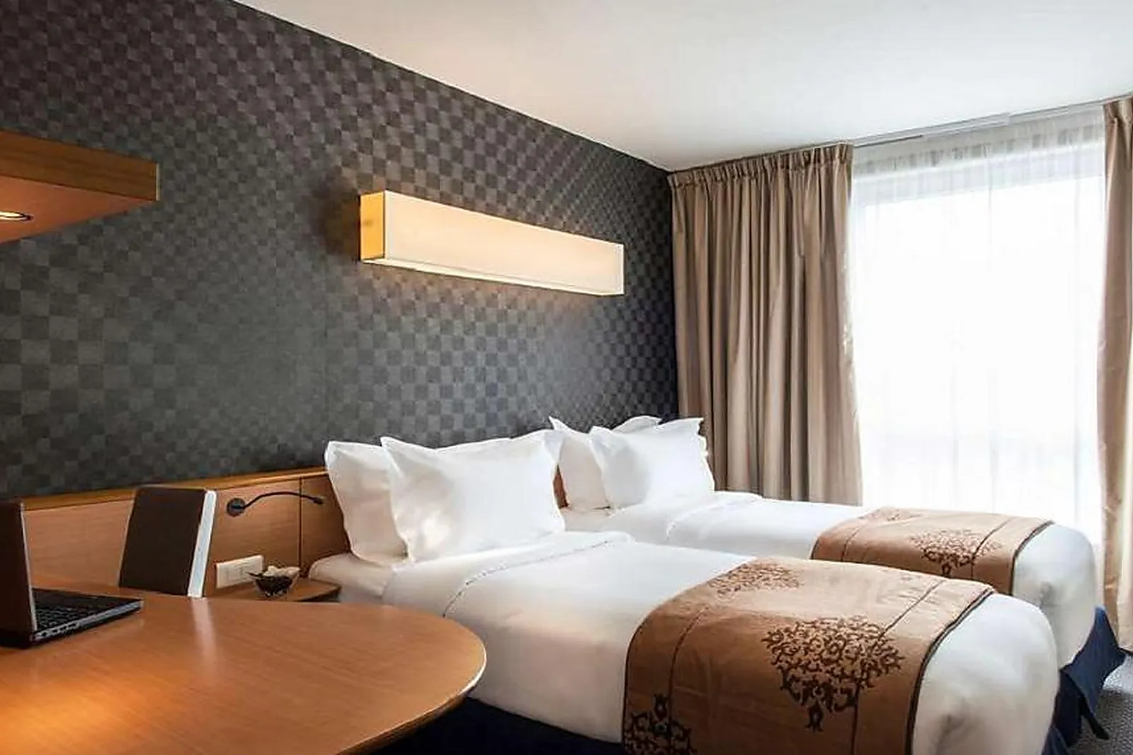 Lieux événementiels, BEST WESTERN PLUS PARIS SACLAY