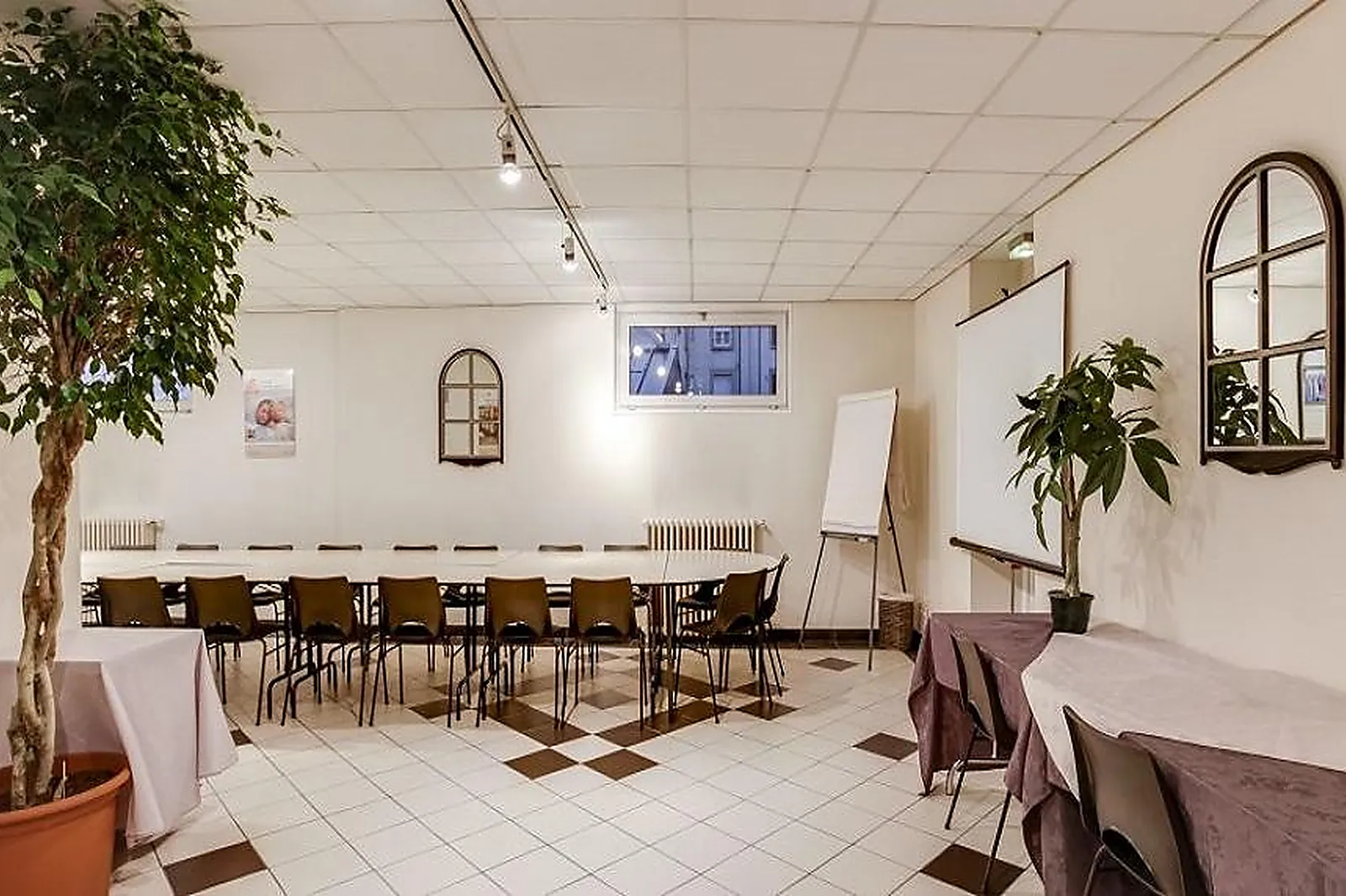 Lieux événementiels, BRIT HOTEL SUISSE ET BORDEAUX