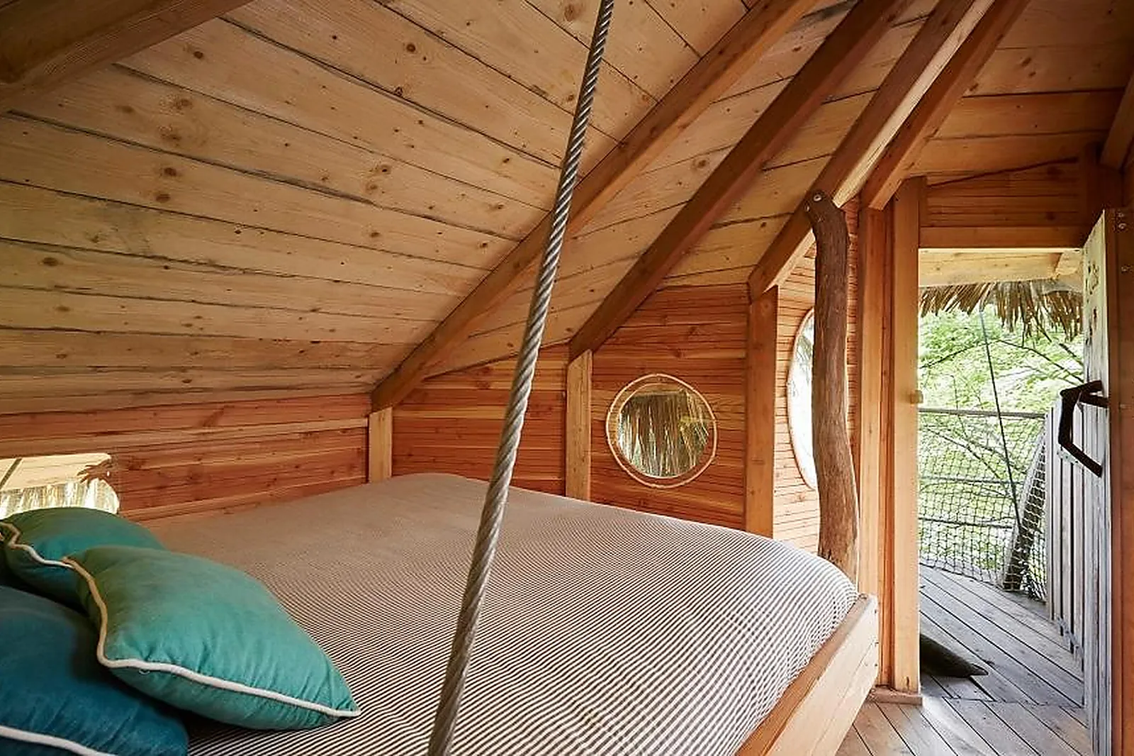 Lieux événementiels, CABANES DANS LES ARBRES DE LA GRANDE NOË