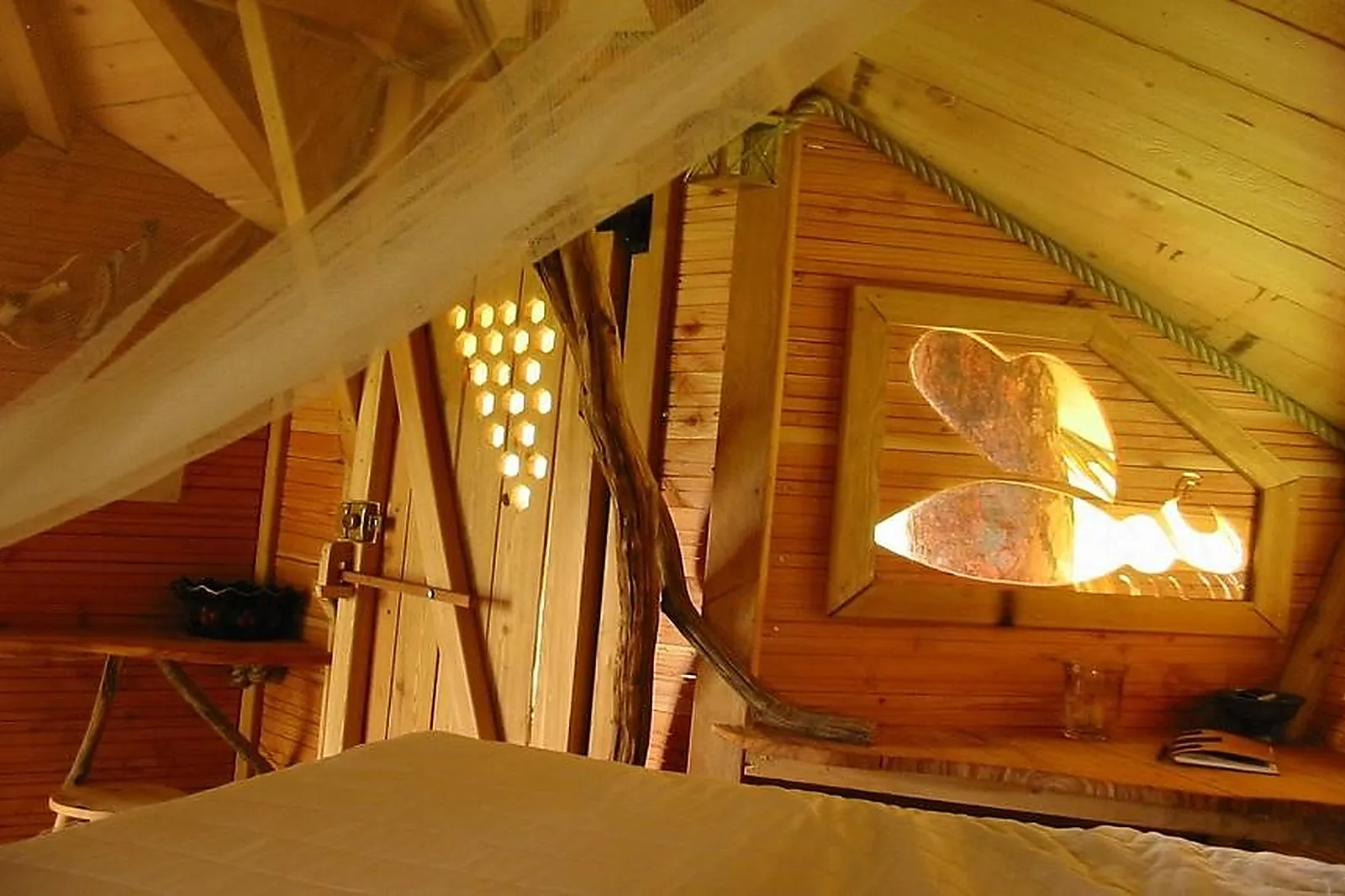 Lieux événementiels, CABANES DANS LES ARBRES DE LA GRANDE NOË