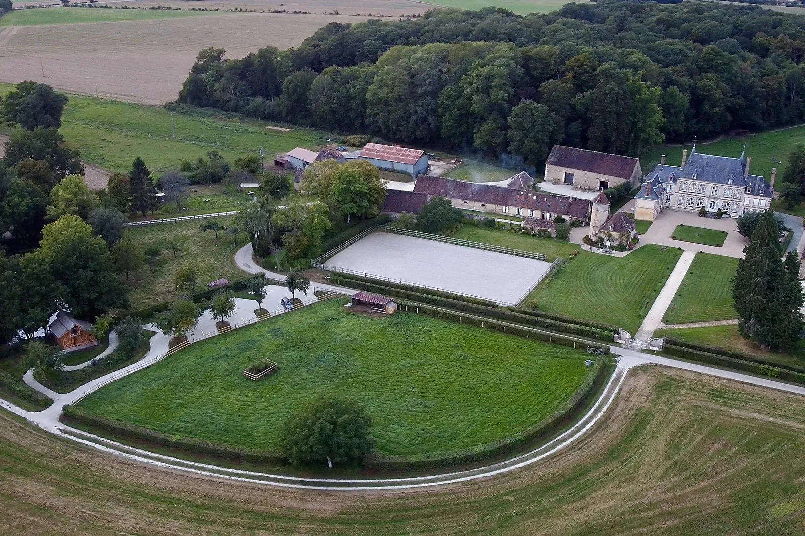 Lieux événementiels, CABANES DANS LES ARBRES DE LA GRANDE NOË