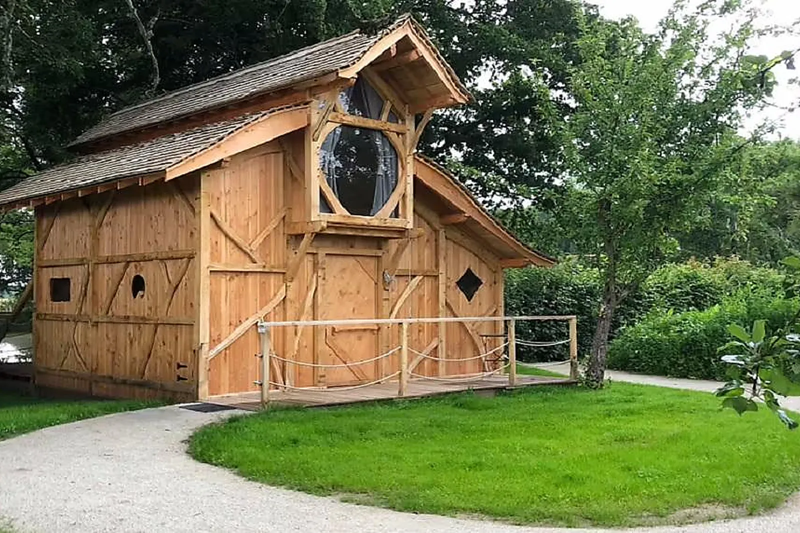 Lieux événementiels, CABANES DANS LES ARBRES DE LA GRANDE NOË