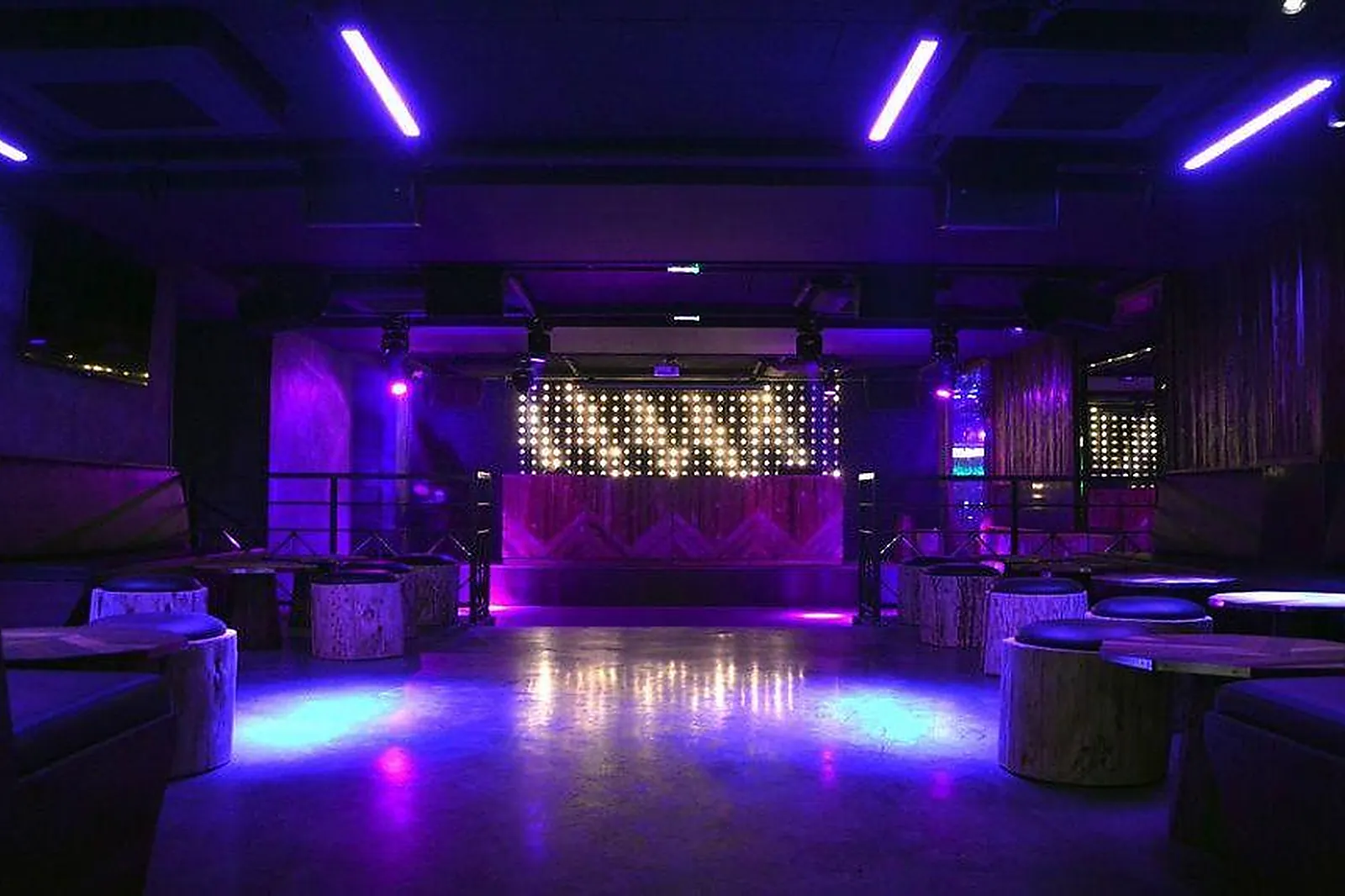 Cafés et Restaurants, CAFÉ OZ CHÂTELET