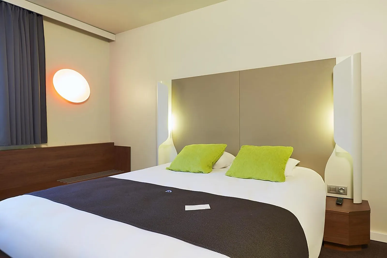 Lieux événementiels, CAMPANILE LA ROCHE-SUR-YON CENTRE