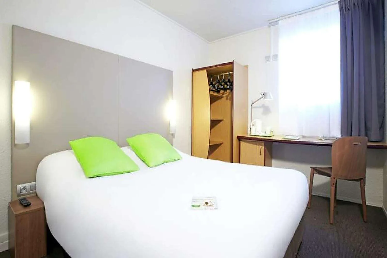 Lieux événementiels, CAMPANILE LYON NORD - DARDILLY