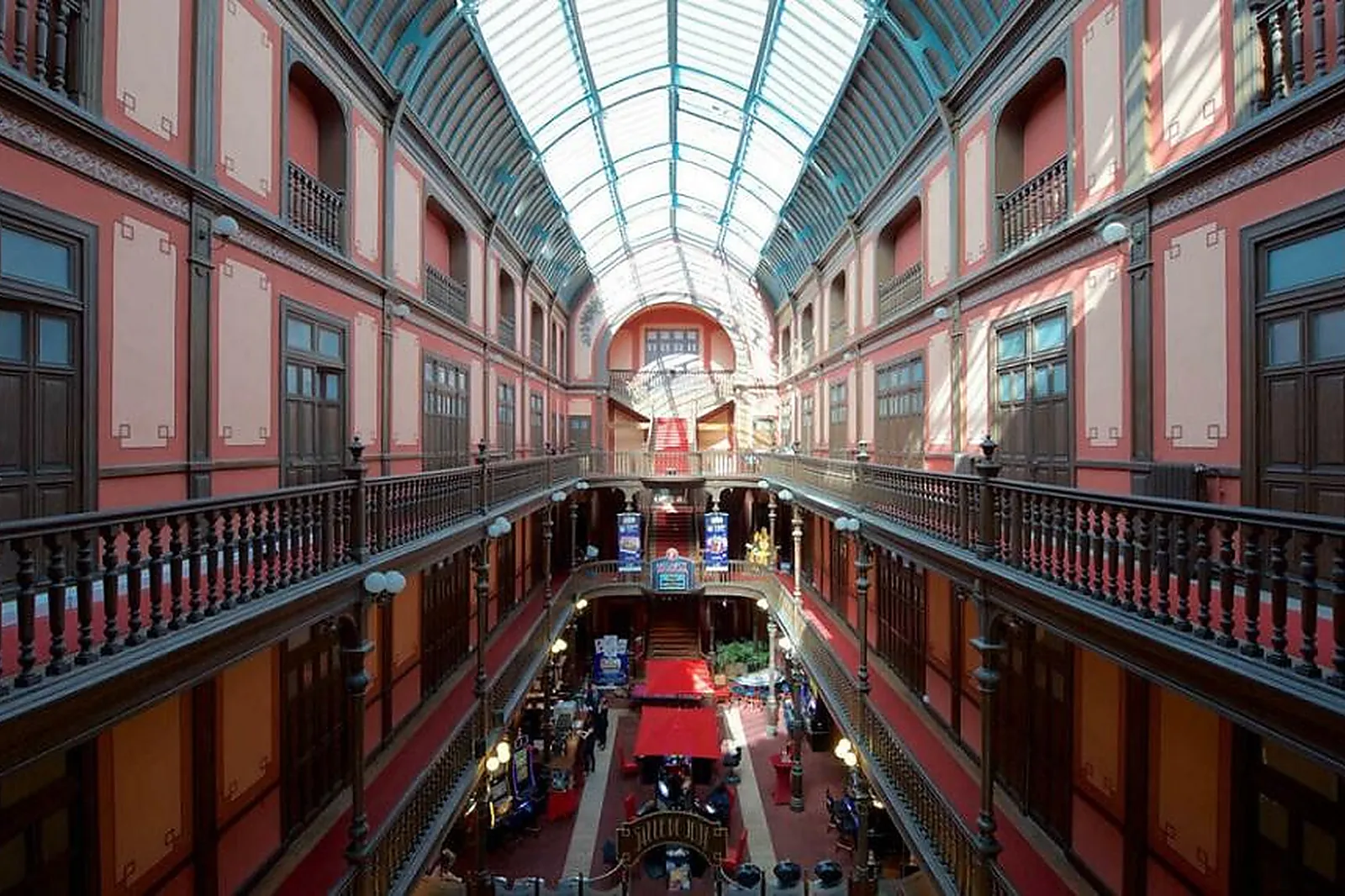 Lieux événementiels, CASINO HÔTEL DU PARC - GROUPE PARTOUCHE