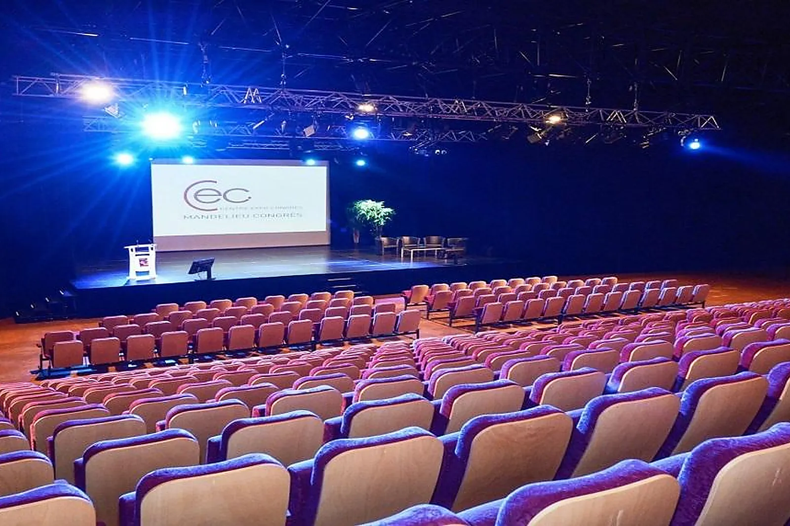 Lieux événementiels, CENTRE EXPO CONGRÈS DE MANDELIEU-LA NAPOULE