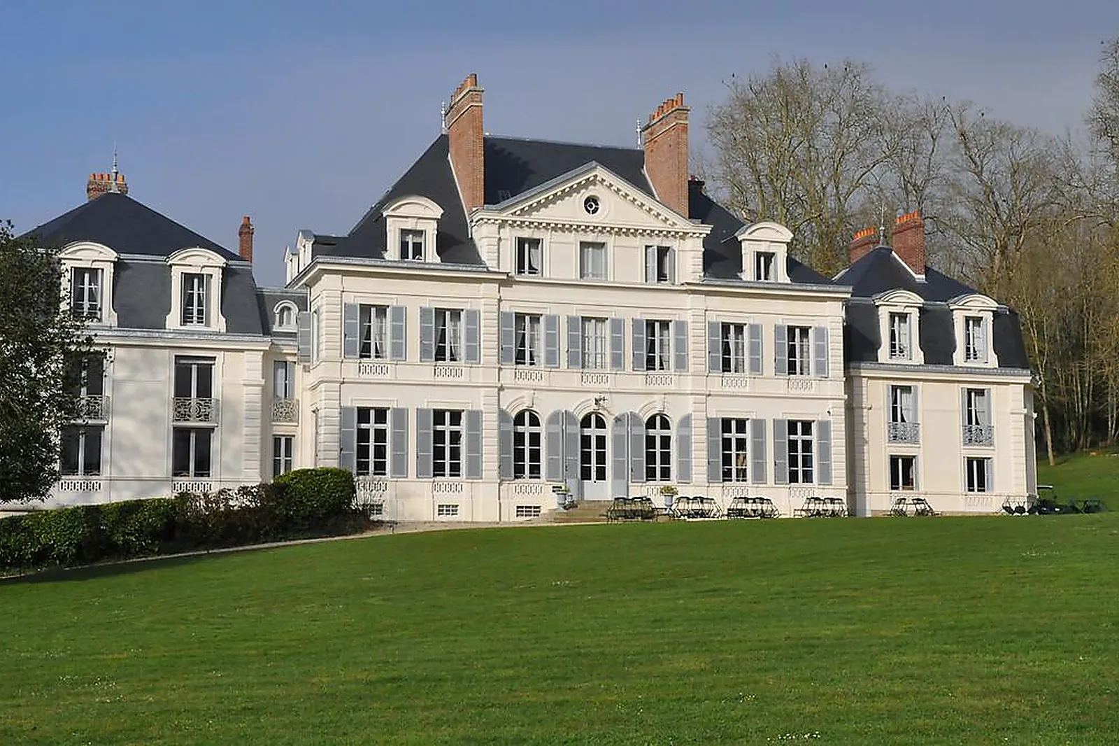 Île-de-France, CHÂTEAU DE CRÉCY-LA-CHAPELLE