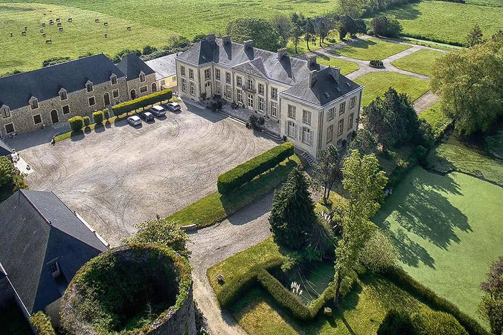 Normandie, CHÂTEAU DE QUINÉVILLE