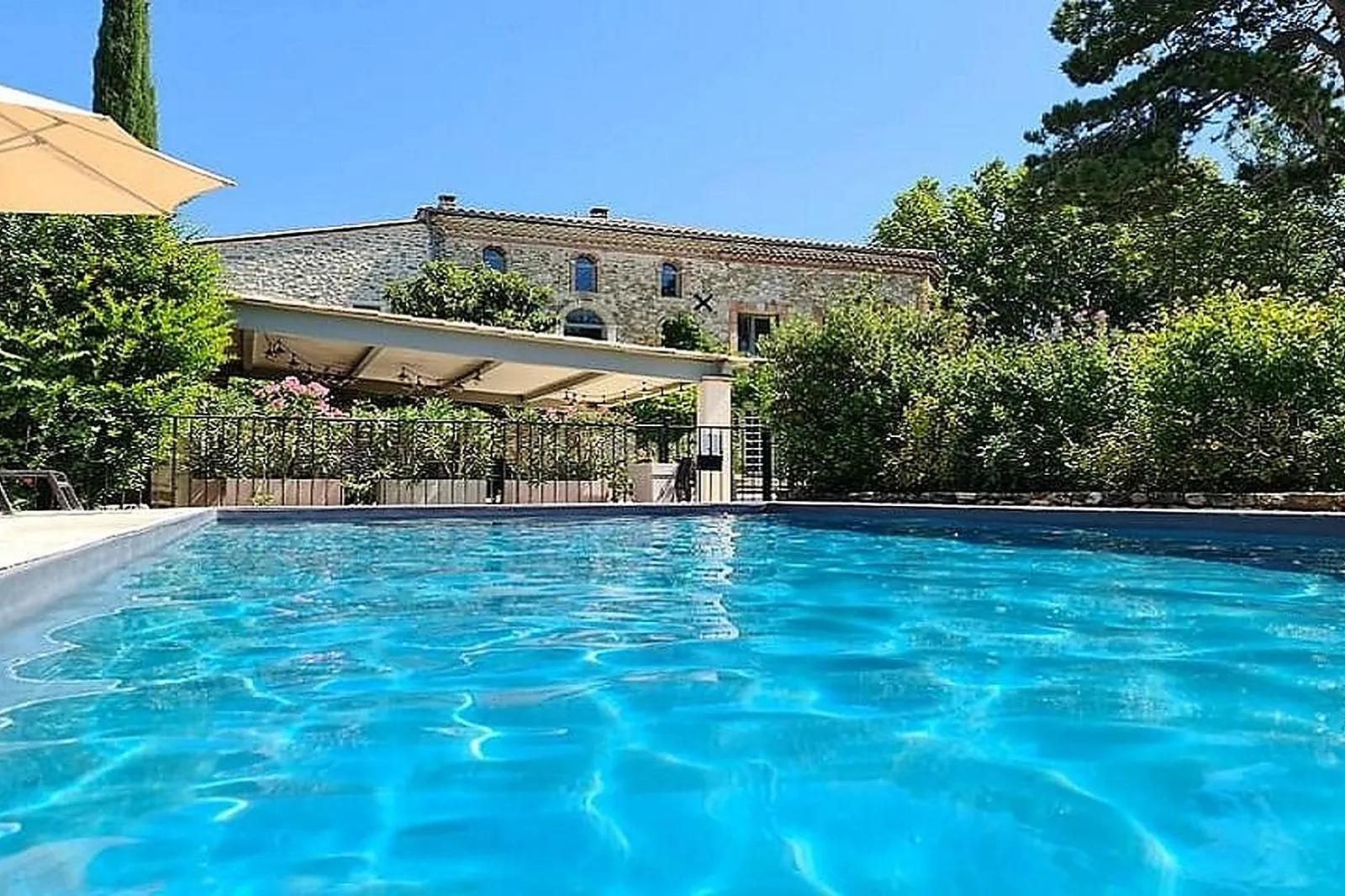 Lieux événementiels, CHÂTEAU LES OLIVIERS DE SALETTES - HOTEL - RESTAURANT - SPA