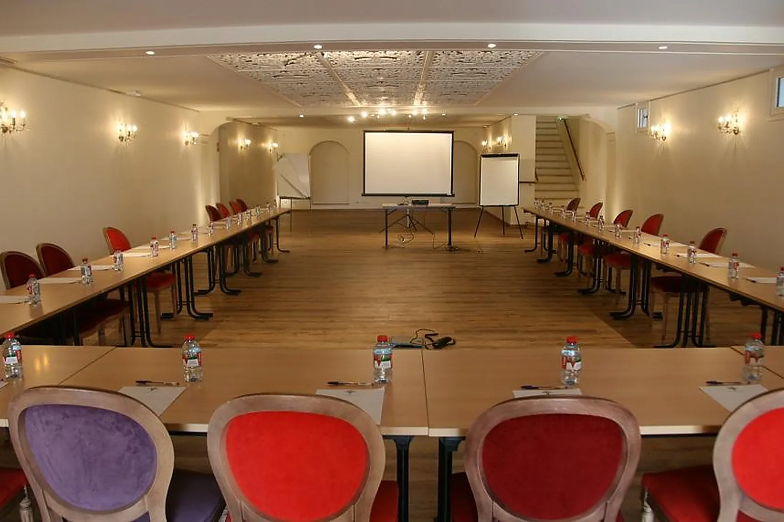 Lieux événementiels, CHÂTEAU LES OLIVIERS DE SALETTES - HOTEL - RESTAURANT - SPA