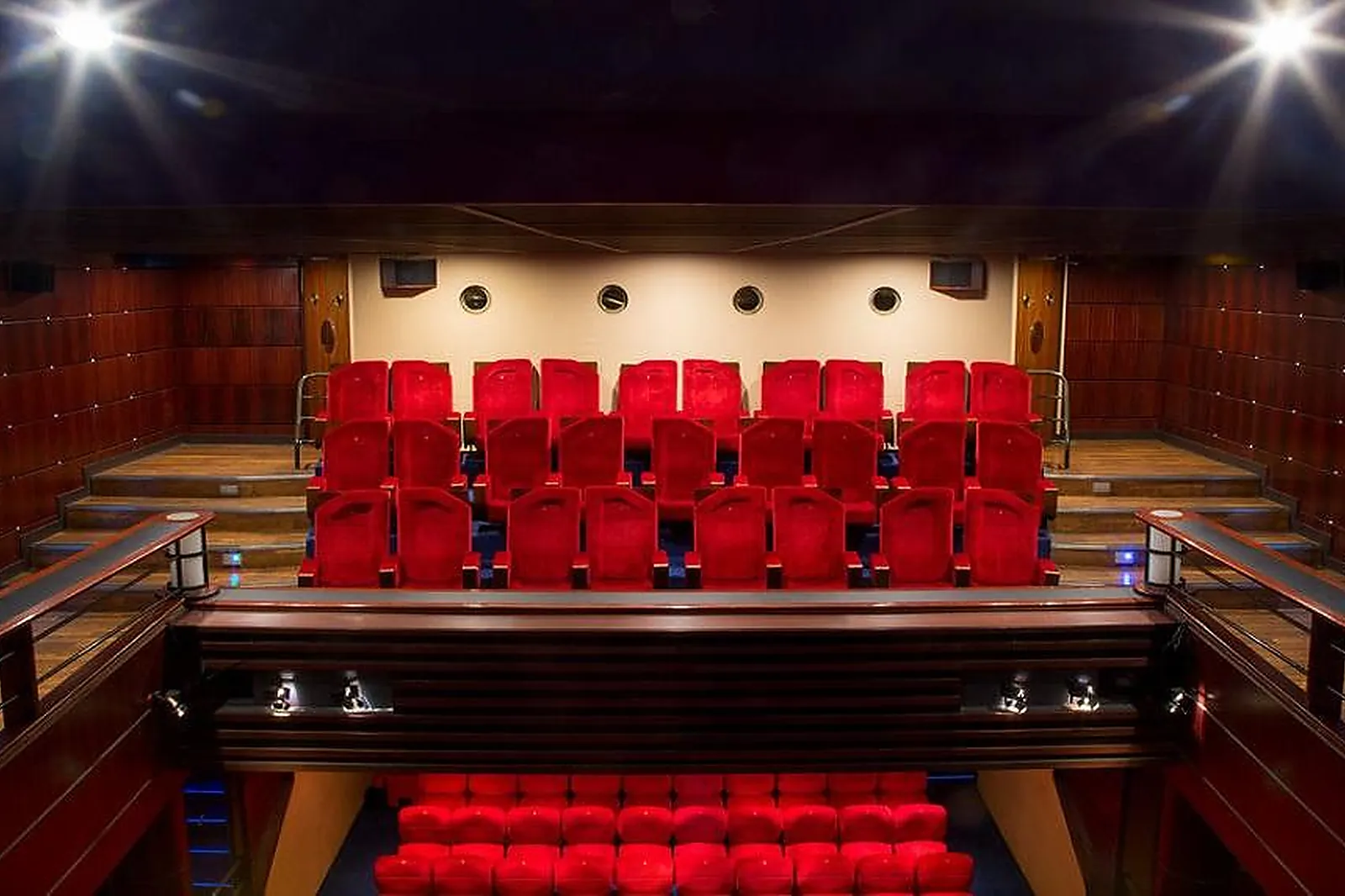 Lieux événementiels, CLUB DE L'ÉTOILE