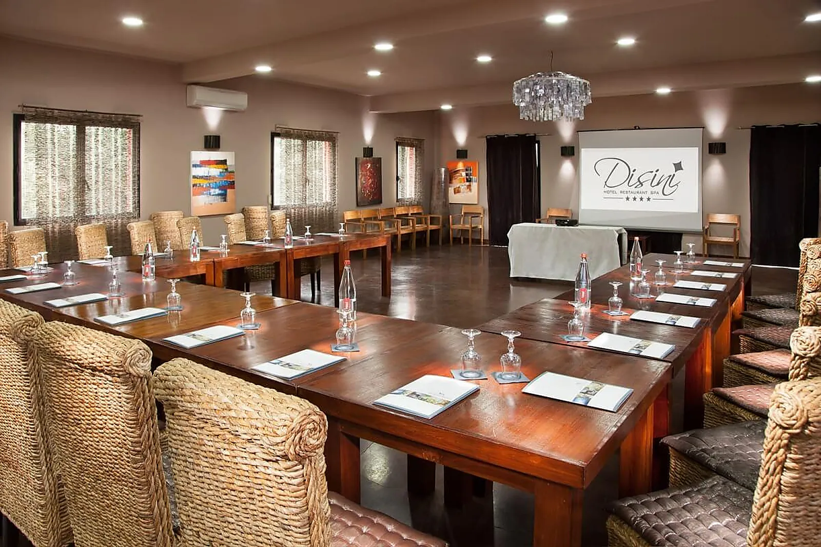 Lieux événementiels, DISINI LUXURY HOTEL