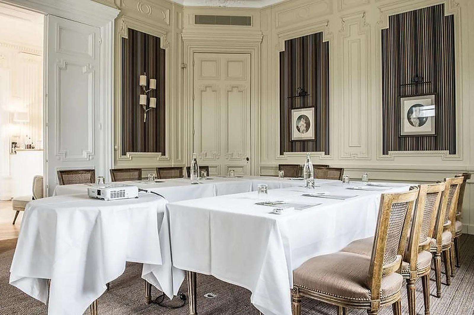 Château et Domaine, DOMAINE DE LA TORTINIÈRE - CHÂTEAU HÔTEL