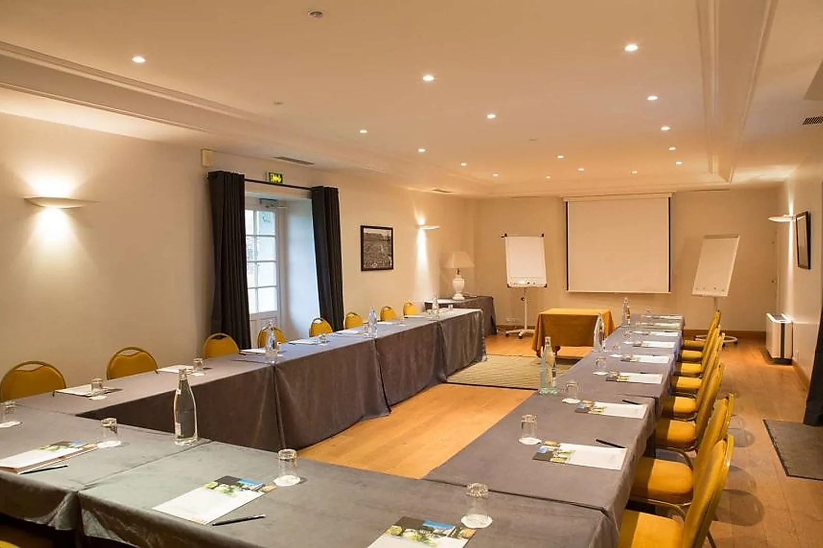 Château et Domaine, DOMAINE DE LA TORTINIÈRE - CHÂTEAU HÔTEL