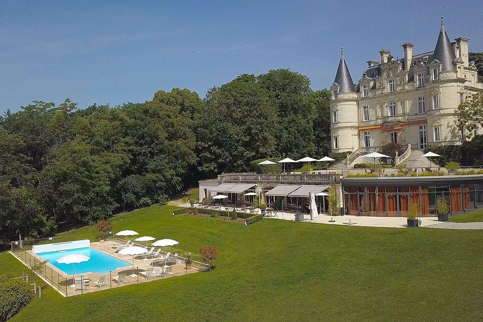 Château et Domaine, DOMAINE DE LA TORTINIÈRE - CHÂTEAU HÔTEL